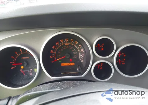 2011 Toyota Tundra Grade 5.7L V8 z USA, uszkodzony, nr VIN 5TFDY5F14BX187132